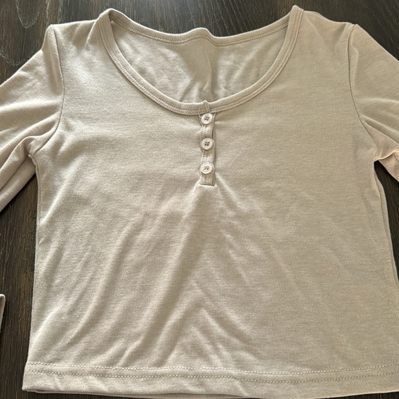 DAZY GIRLS BEIGE CROP TOP SIZE XS - Picture 2 of 3